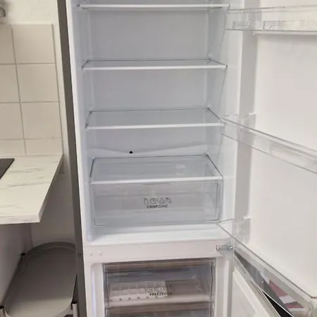 Gemuetliche 2-zimmer-wohnung Mit Balkon *